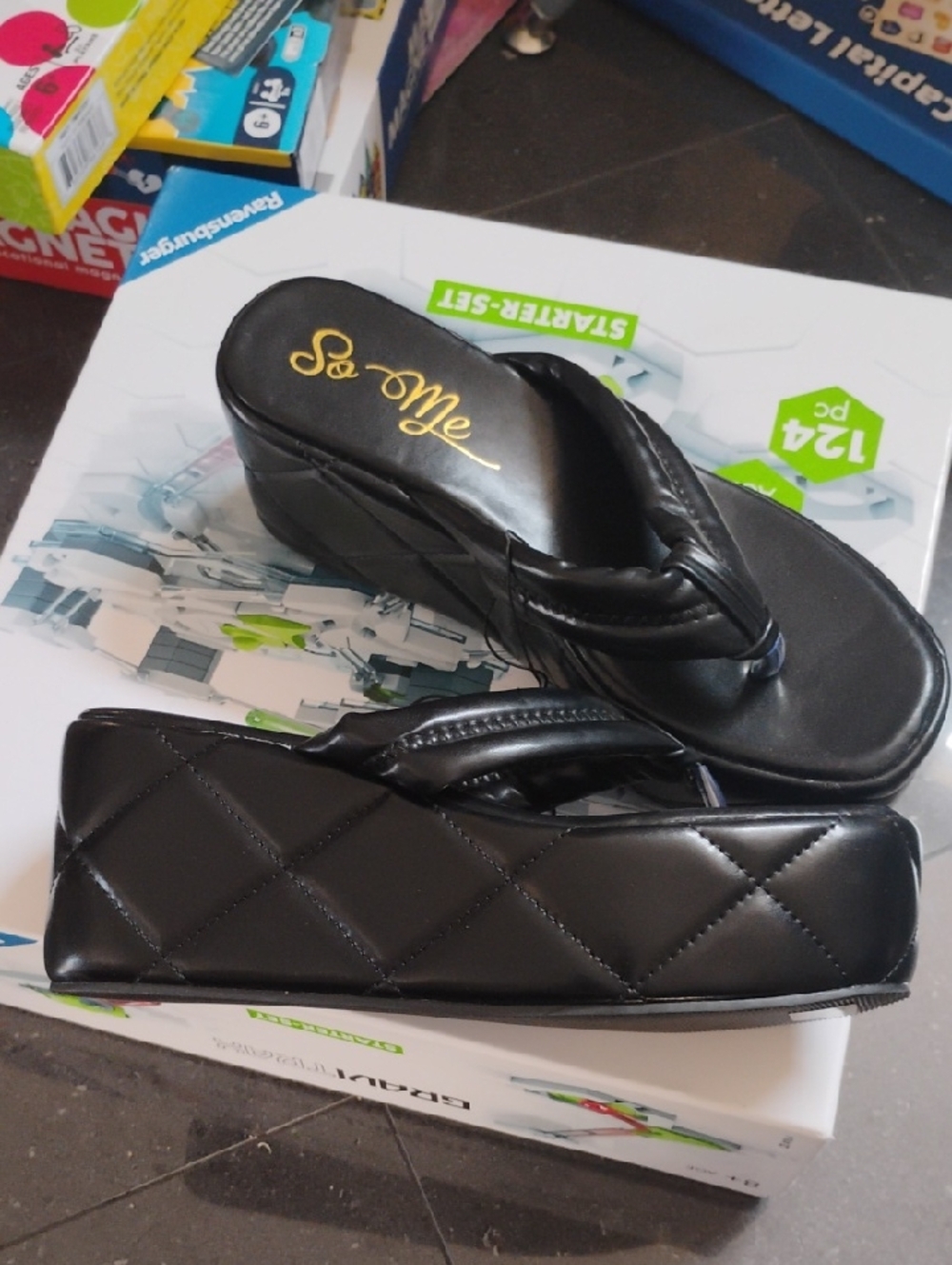 NWOT So Me Platform Thong Sandals